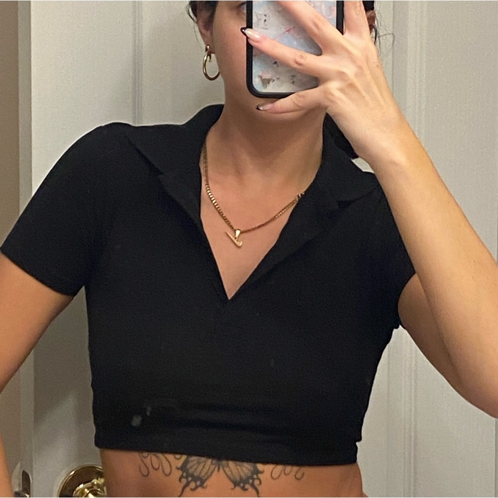 Black collared crop top